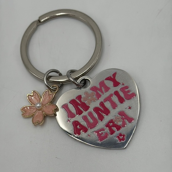 Brand new In My Auntie Era Keychain Heart Charm with Flower Detail - Picture 1 of 5